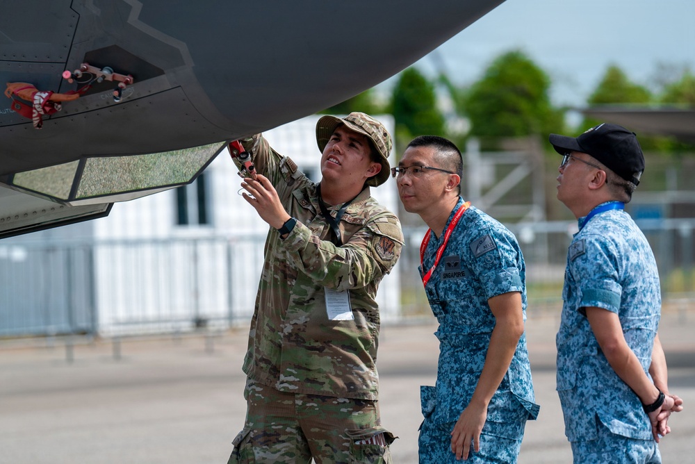 U.S. reaffirms their vital presence in the Pacific, Singapore Airshow 2026