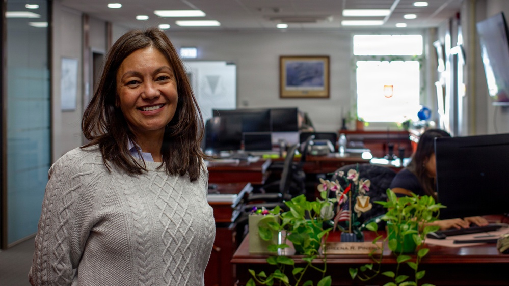 Outgoing 86 AW executive director earns award for US-German community building