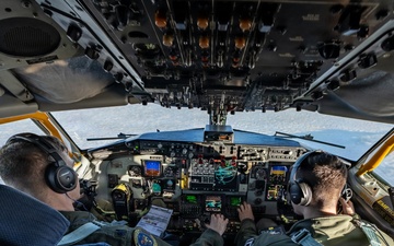 Exercise Point Blank: 100 ARW fuels 48 FW