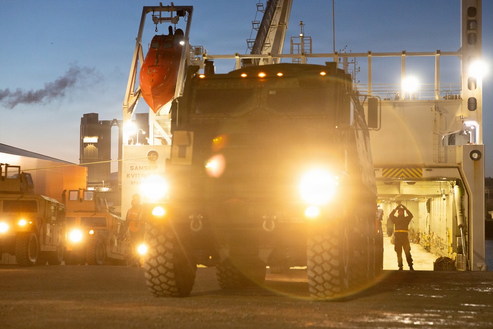 CORE26 | U.S. Marines use Norwegian Cargo Ship to Transport Military Equipment for Exercise in the Arctic