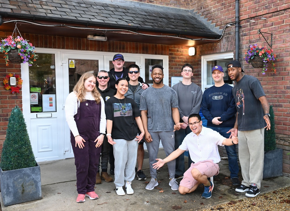 RAF Mildenhall Airmen entertain residents at local care home