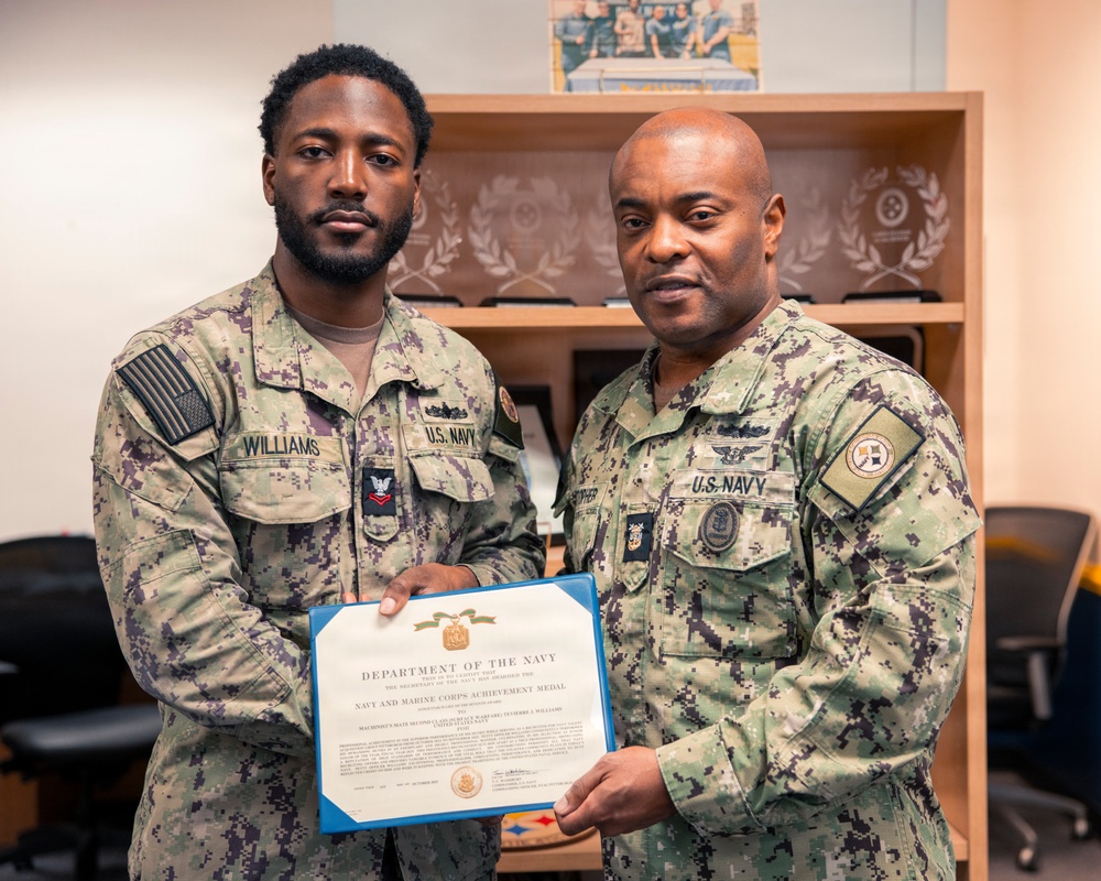 NTAG Pittsburgh recruiter is awarded the Navy and Marine Corps Achievement Medal