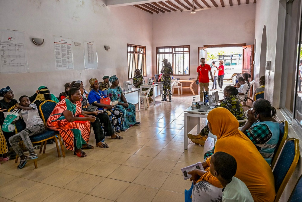 US civil affairs Soldiers, Kenyan partners strengthen relationships with a medical camp