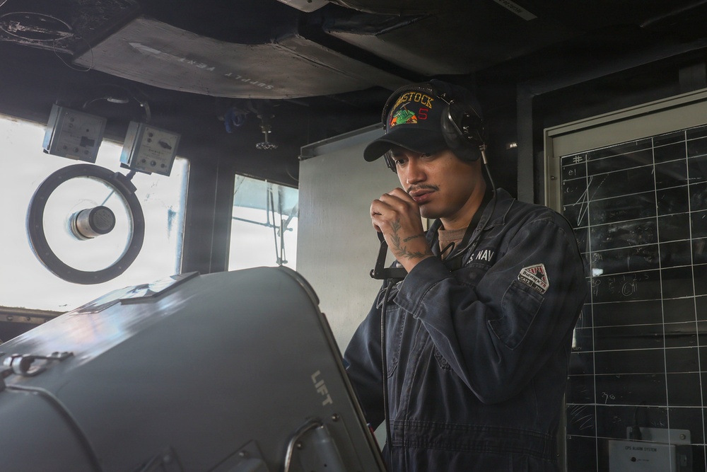 Comstock and Boxer Conduct a Fueling-at-sea