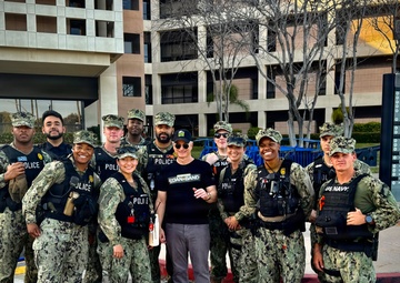 Lt. Dan Thanks NBSD FP