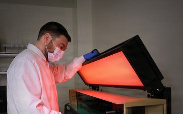 Dr. Nathanial Rice Honored with DHA R&amp;D-MRDC Employee of the Year