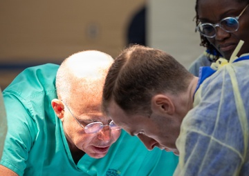 Cadaver lab training supports Army medical readiness