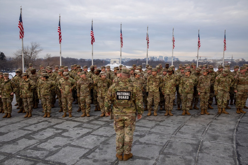Mass Reenlistment Held at Washington Monument
