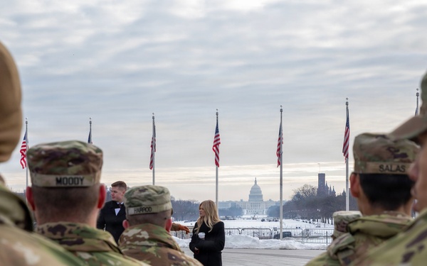 Mass Reenlistment Held at Washington Monument