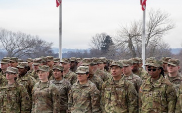 Mass Reenlistment Held at Washington Monument