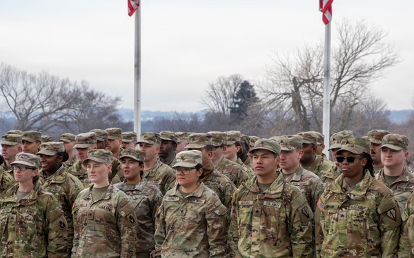 Mass Reenlistment Held at Washington Monument