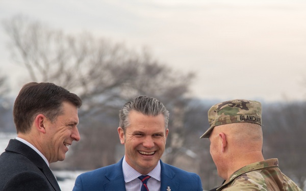 Secretary of War administers oath of enlistment