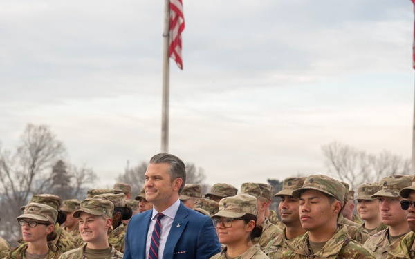 Secretary of War administers oath of enlistment