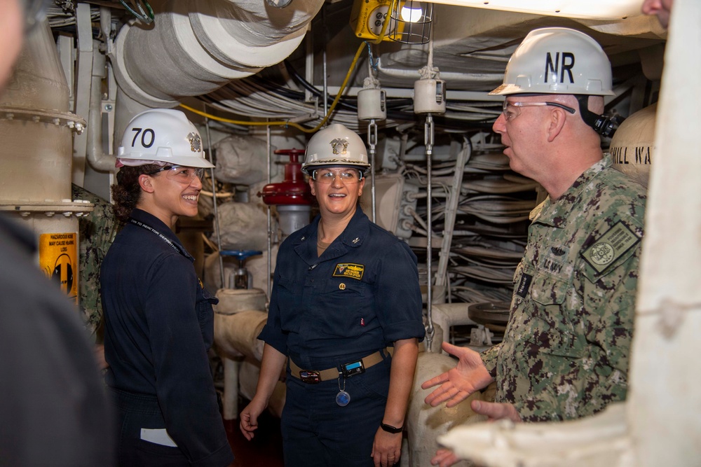 Director, Naval Reactors, visits USS Carl Vinson (CVN 70)
