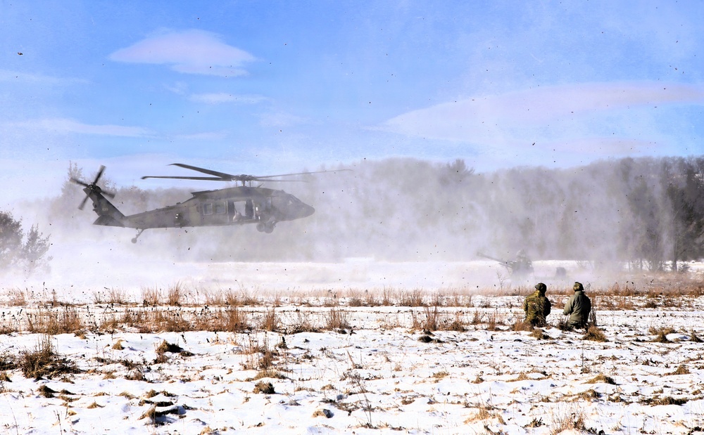 X Wisconsin National Guard’s 1st Battalion, 120th Field Artillery holds winter sling-load training at Fort McCoy
