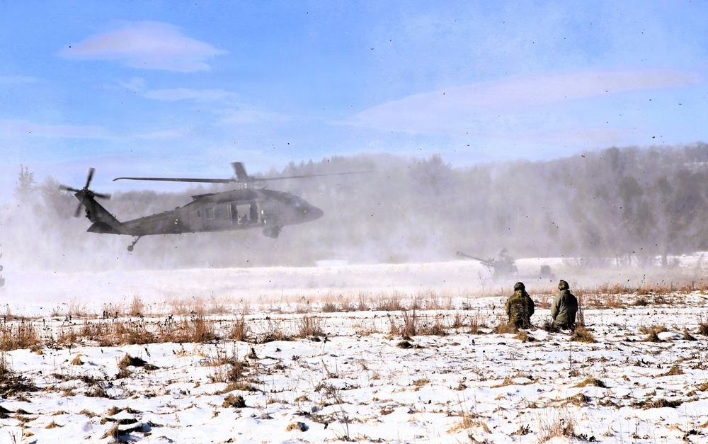 Wisconsin National Guard’s 1st Battalion, 120th Field Artillery holds winter sling-load training at Fort McCoy