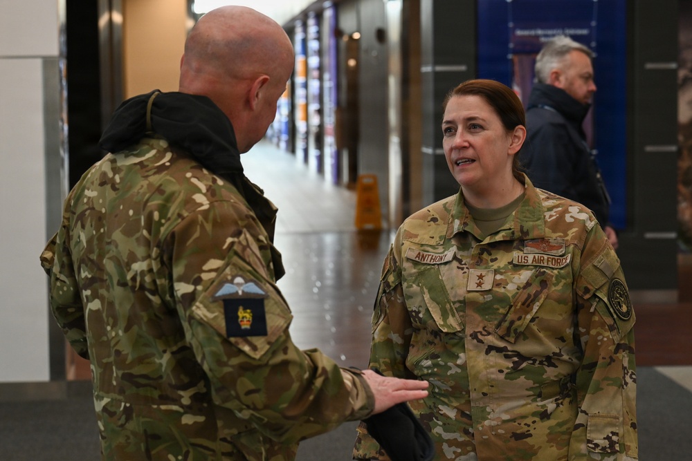 Brigadier General Morton visits U.S. STRATCOM Joint Electromagnetic Spectrum Operations Center