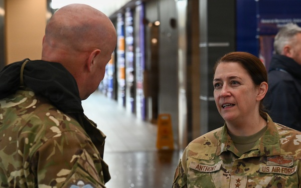 Brigadier General Morton visits U.S. STRATCOM Joint Electromagnetic Spectrum Operations Center