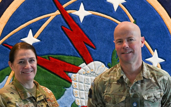 Brigadier General Morton visits U.S. STRATCOM Joint Electromagnetic Spectrum Operations Center