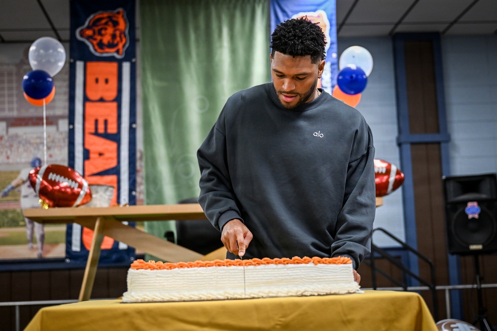 Chicago Bears Host Naval Station Great Lakes Sailors for Appreciation Event