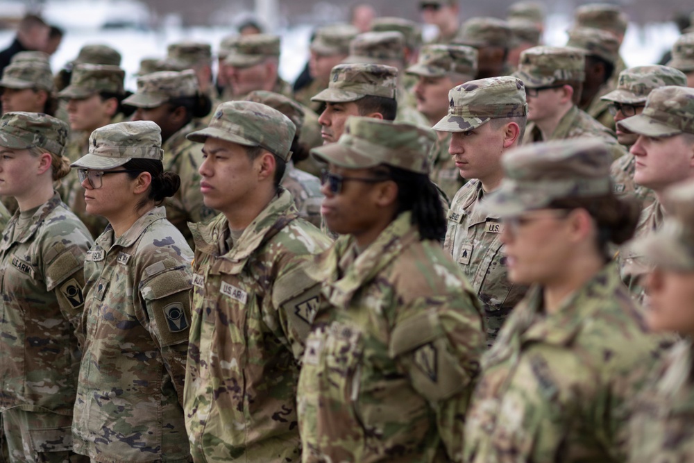 SW Hosts Reenlistment for U.S. National Guard Service Members