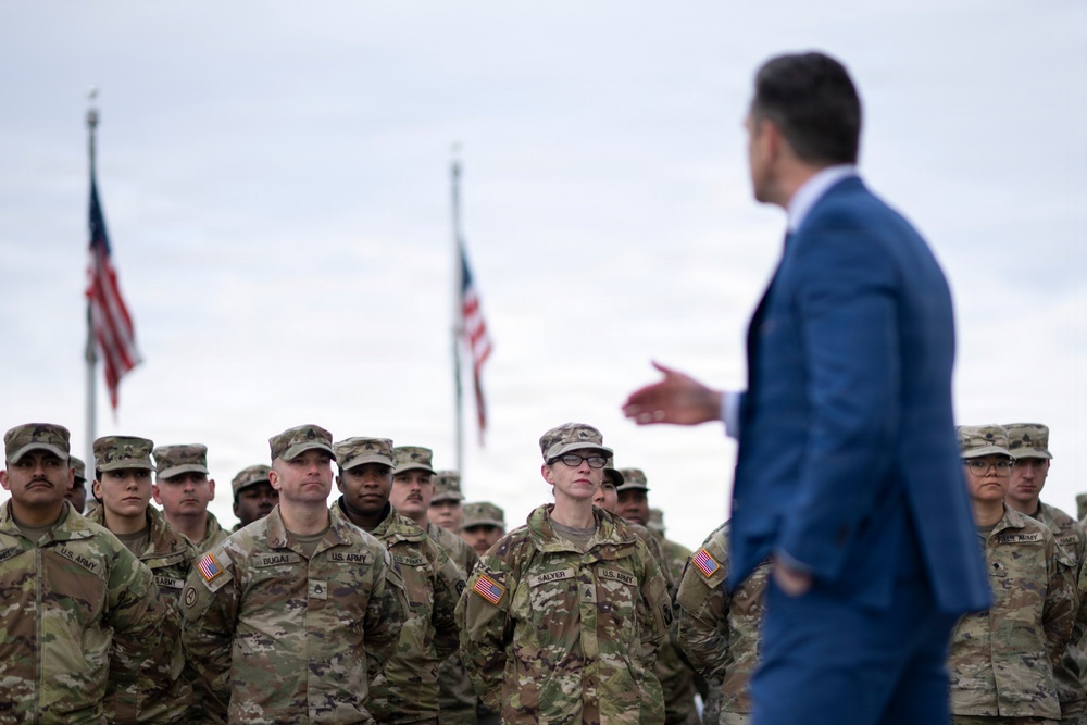 SW Hosts Reenlistment for U.S. National Guard Service Members