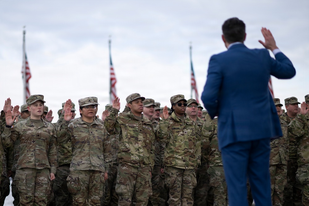 SW Hosts Reenlistment for U.S. National Guard Service Members