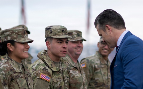 SW Hosts Reenlistment for U.S. National Guard Service Members
