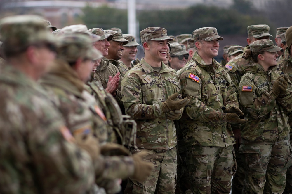 SW Hosts Reenlistment for U.S. National Guard Service Members