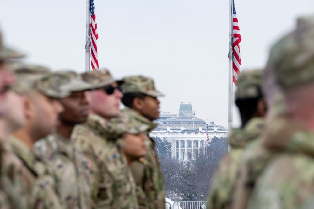 SW Hosts Reenlistment for U.S. National Guard Service Members
