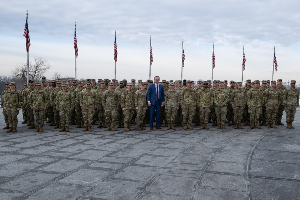SW Hosts Reenlistment for U.S. National Guard Service Members