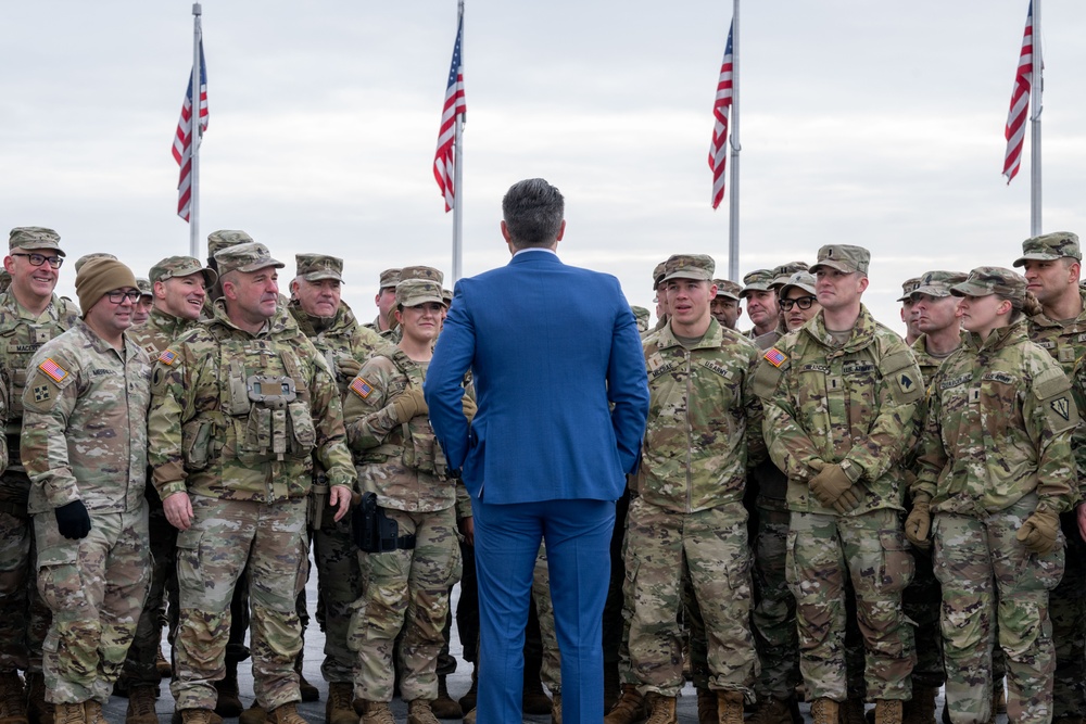 SW Hosts Reenlistment for U.S. National Guard Service Members