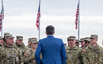 SW Hosts Reenlistment for U.S. National Guard Service Members