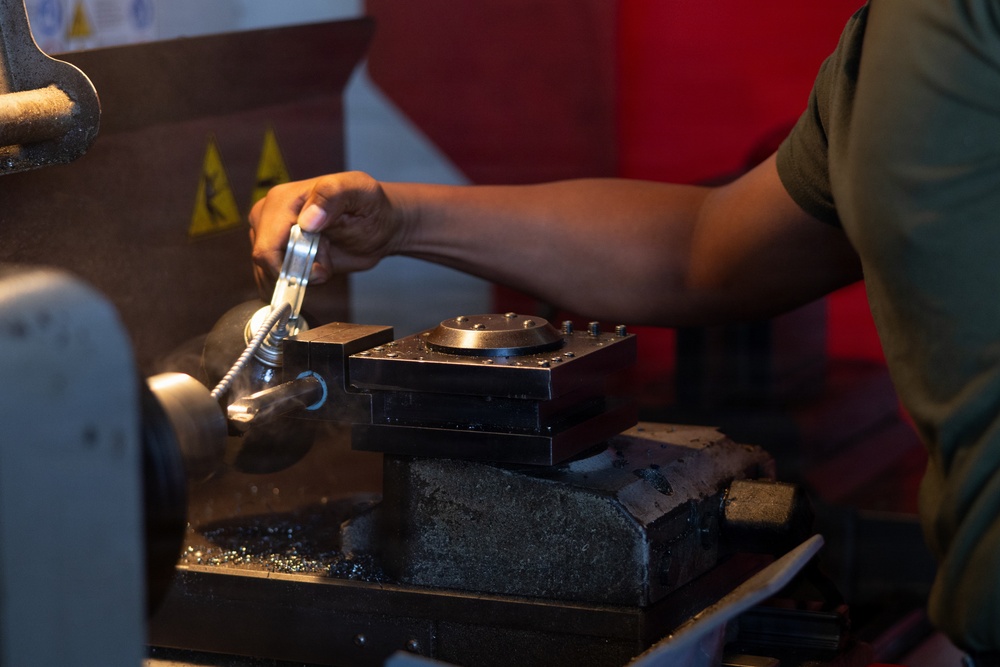 1st Maintenance Battalion Marines utilize fabrication and additive manufacturing