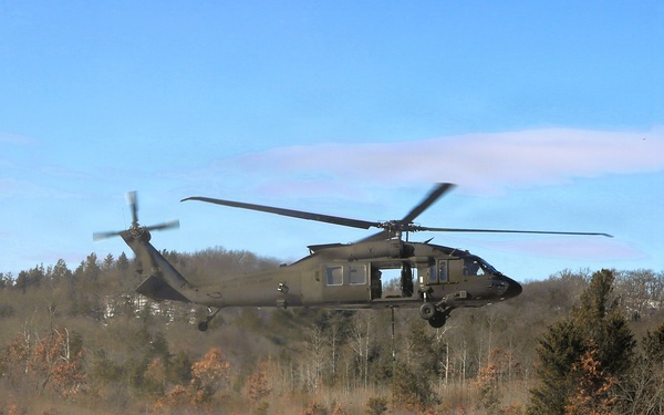Wisconsin National Guard’s 1st Battalion, 120th Field Artillery holds winter sling-load training at Fort McCoy