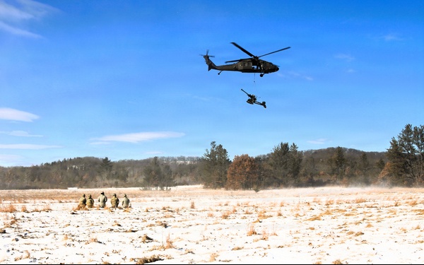 Wisconsin National Guard’s 1st Battalion, 120th Field Artillery holds winter sling-load training at Fort McCoy