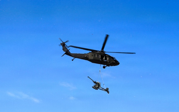 Wisconsin National Guard’s 1st Battalion, 120th Field Artillery holds winter sling-load training at Fort McCoy