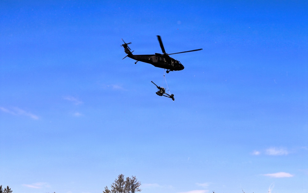 Wisconsin National Guard’s 1st Battalion, 120th Field Artillery holds winter sling-load training at Fort McCoy