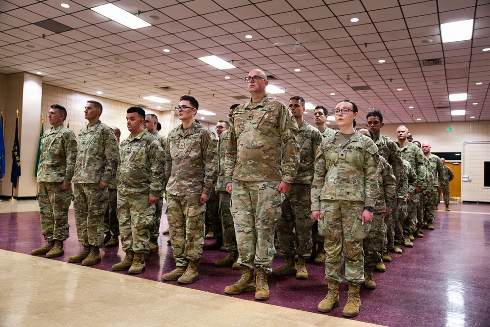 325th Military Intelligence Battalion Change of Command