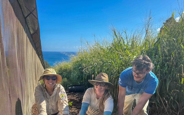 U.S. Navy and Friends of Kauaʻi Wildlife Refuge Sign Cooperative Agreement to Expand Seabird and Waterbird Habitat at the Kauaʻi National Wildlife Refuge Complex