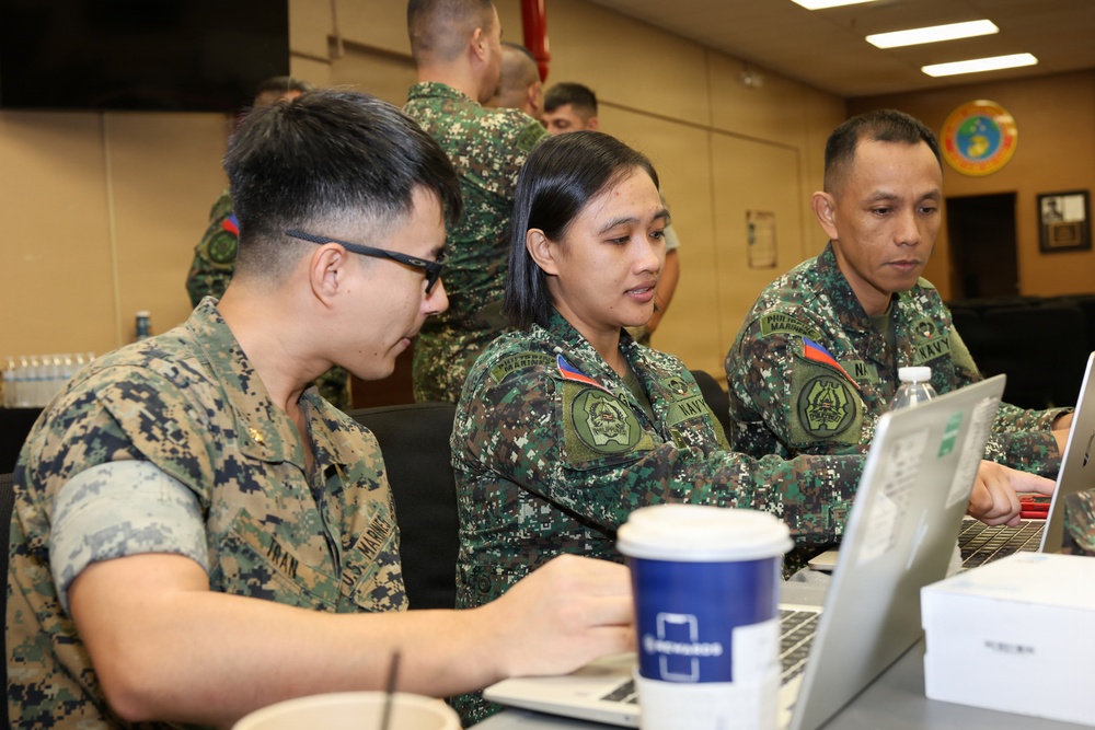 MARFORPAC - Phillippine Marine Corps Staff Talks Day 2