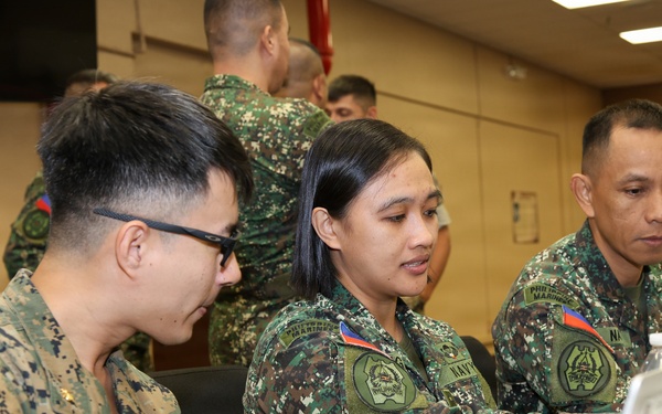 MARFORPAC - Phillippine Marine Corps Staff Talks Day 2