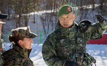 Commander of Marine Forces Korea and ROK Marine Corps Commandant Conduct Battlefield Circulation