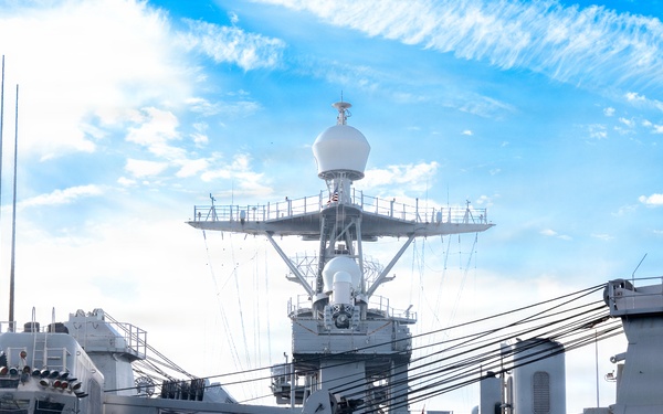 USS Ashland Conducts CIWS Live Fire