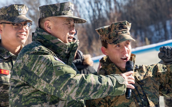 Commander of Marine Forces Korea and ROK Marine Corps Commandant Conduct Battlefield Circulation