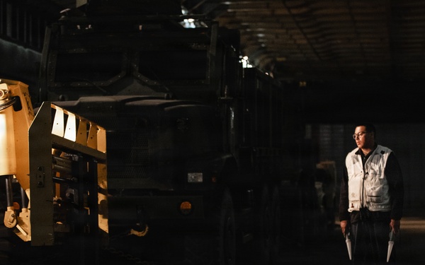 Task Force Ashland, USS Ashland Conduct In-Stream Onload with LCACs