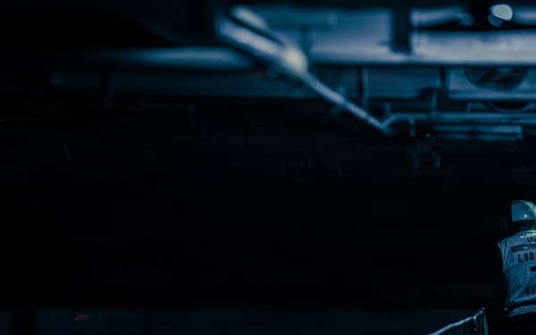 Task Force Ashland, USS Ashland Conduct In-Stream Onload with LCACs