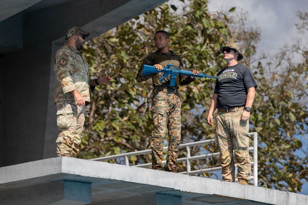 Jungle Students Begin Water Survival Training at Fort Sherman