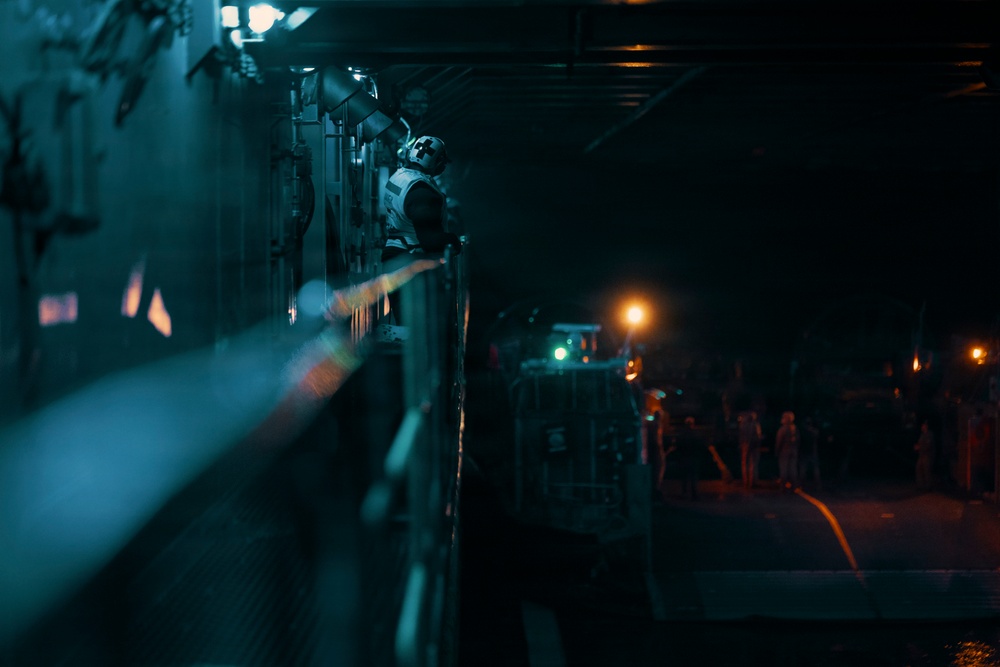 Task Force Ashland, USS Ashland Conduct In-Stream Onload with LCACs