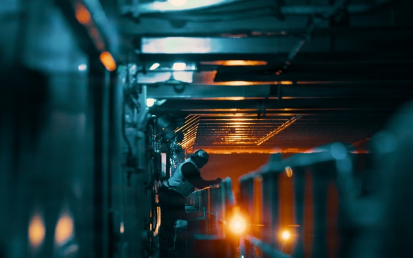 Task Force Ashland, USS Ashland Conduct In-Stream Onload with LCACs